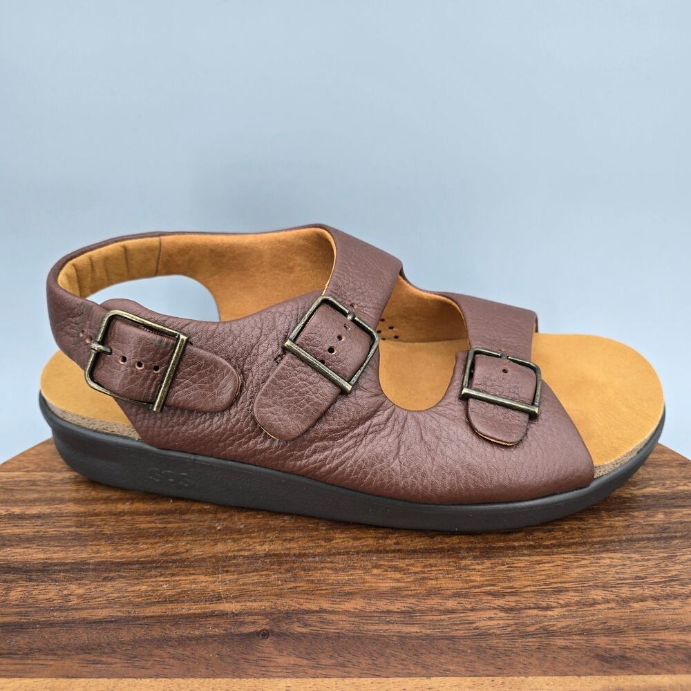 SAS Relaxed Sandals Womens 10 Extra Wide Brown Pebbled Leather Buckle Straps USA